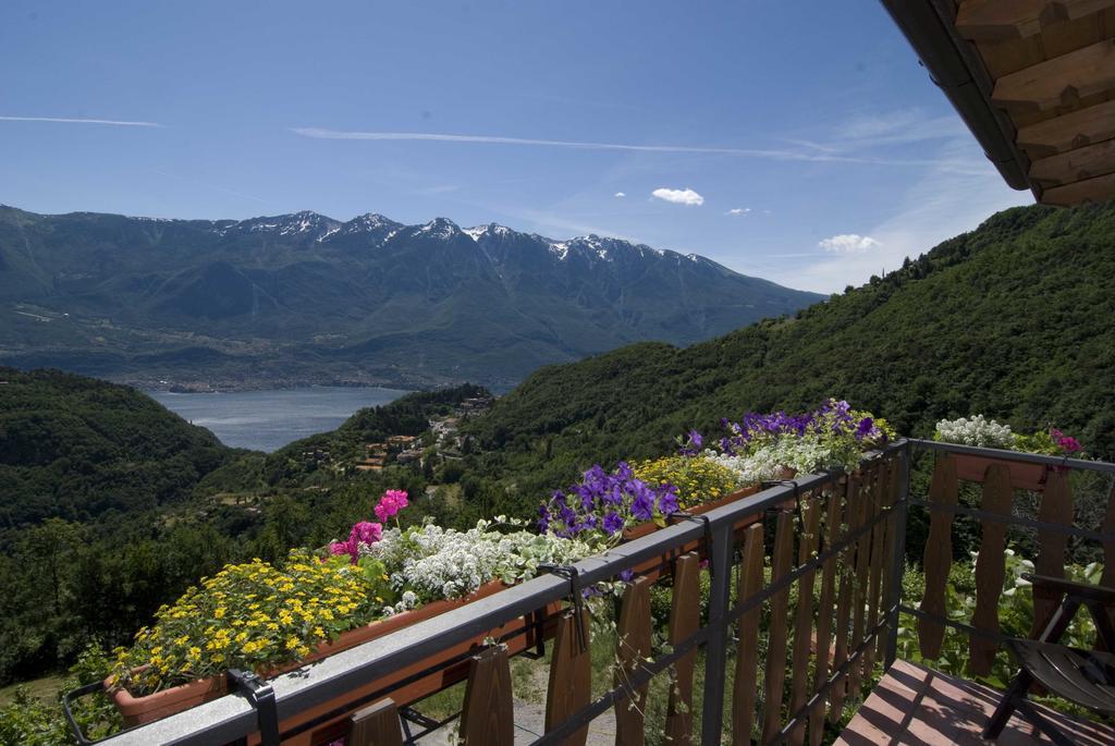 Camera Familiare con Vista Lago